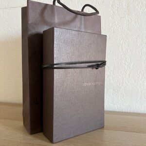 Louis Vuitton Elegant Brown wallet